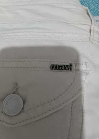 Düğmeli Beyaz Mini Şort - Görsel 2