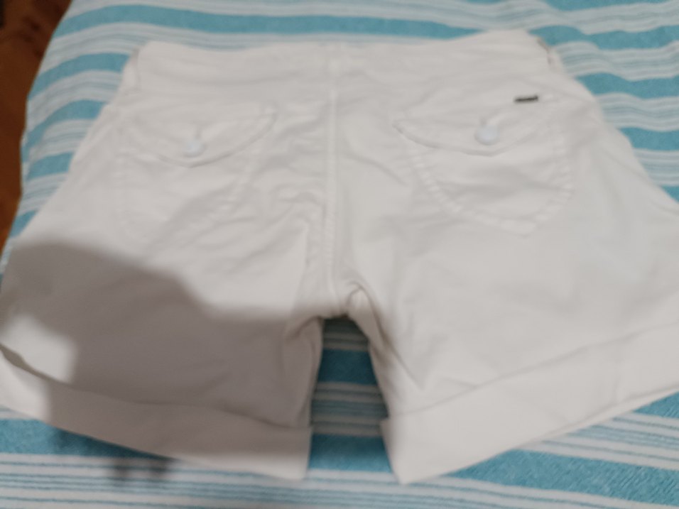 Düğmeli Beyaz Mini Şort - Görsel 3