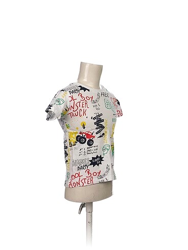 LC Waikiki LC Waikiki T-shirt %70 İndirimli.