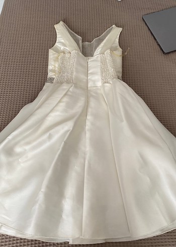 V Yaka Mini Beyaz Parlak çocuk abiyesi - Görsel 3