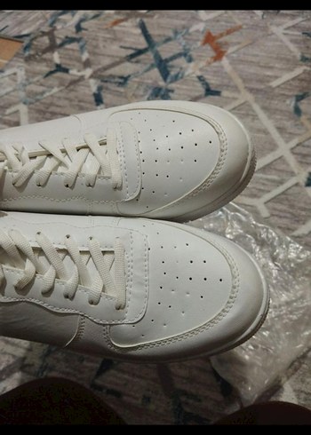 Beyaz Bağcıklı Spor Ayakkabı - Görsel 2