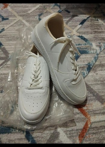 Beyaz Bağcıklı Spor Ayakkabı - Görsel 6