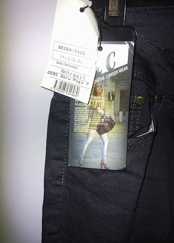 Siyah Kemerli Kadın Kot Pantolon - Görsel 7