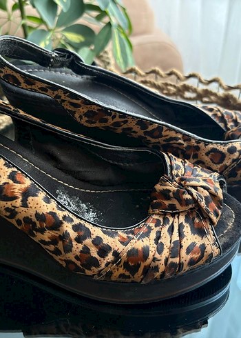 Leopar Desenli Kahverengi Dolgu Topuklu Kadın Ayakkabı - Görsel 2