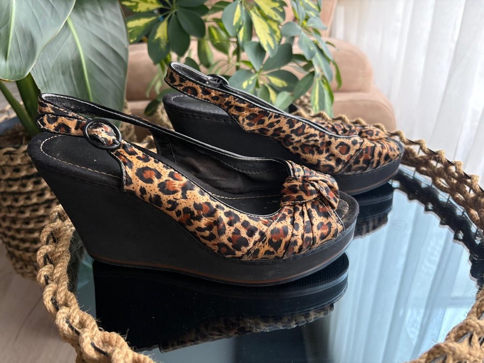 Leopar Desenli Kahverengi Dolgu Topuklu Kadın Ayakkabı - Görsel 3