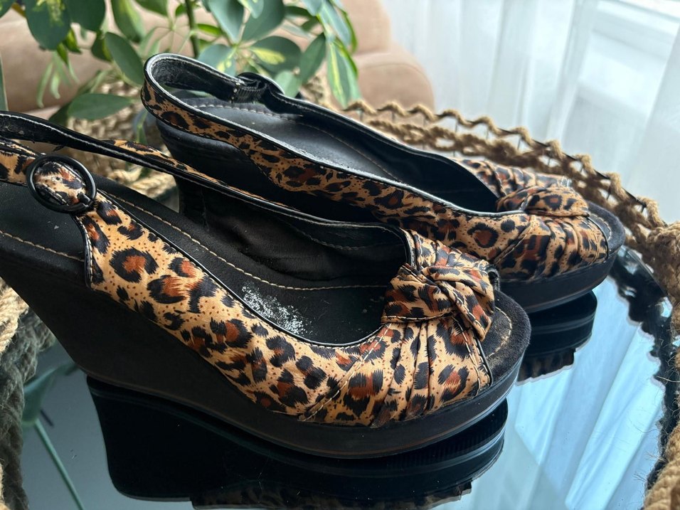 Leopar Desenli Kahverengi Dolgu Topuklu Kadın Ayakkabı - Görsel 2
