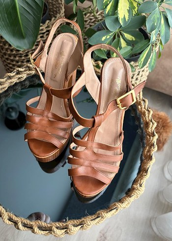 Kahverengi Ahşap Topuklu Kadın Sandalet - Görsel 3