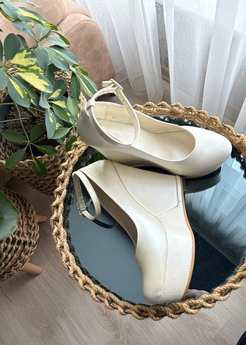 Beyaz Silky Dolgu Topuklu Kadın Abiye Ayakkabı - Görsel 3