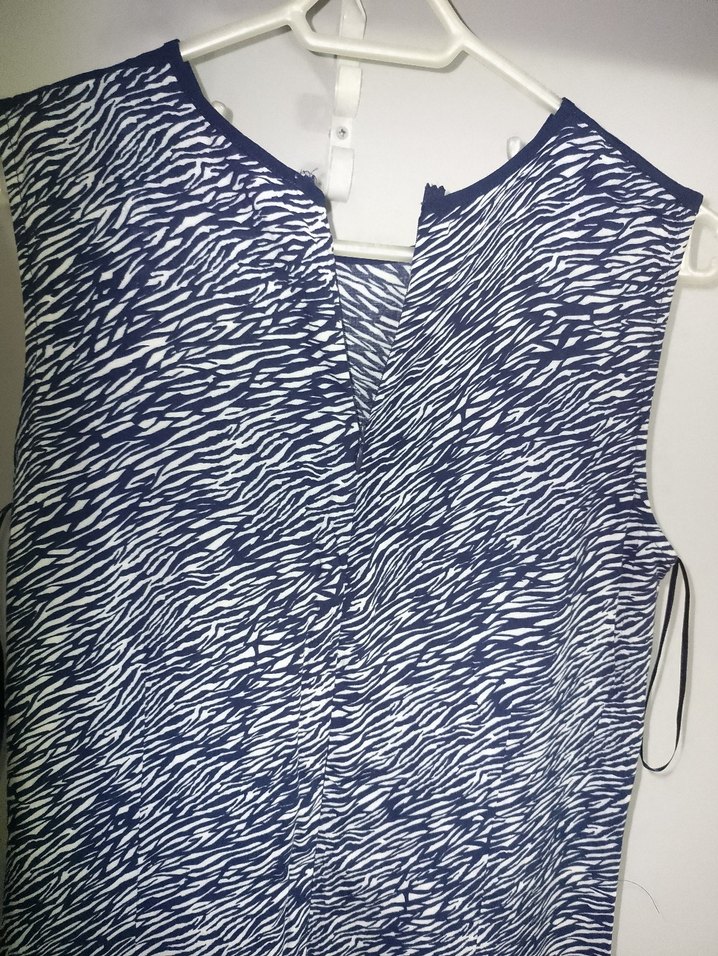 Kadın Lacivert Zebra Desenli V Yakalı Bluz - Görsel 5