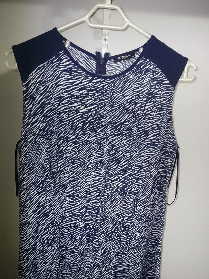 Kadın Lacivert Zebra Desenli V Yakalı Bluz - Görsel 4