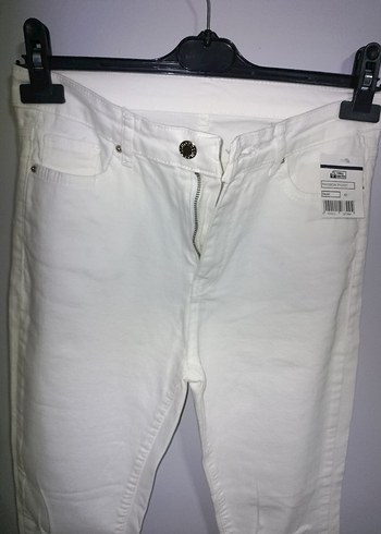 Beyaz Kemerli Kadın Kot Pantolon - Görsel 4