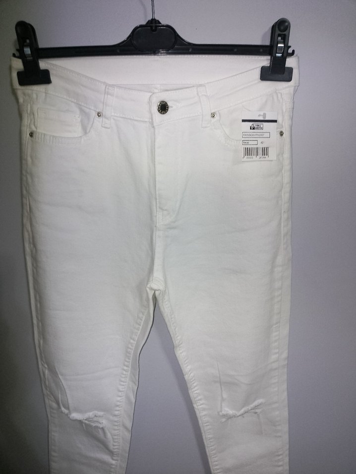 Beyaz Kemerli Kadın Kot Pantolon - Görsel 5