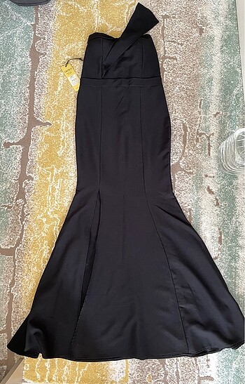 Siyah balık elbise