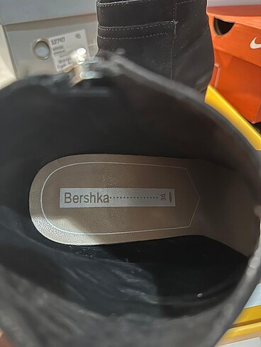 36 Beden siyah Renk Bershka kadın bot