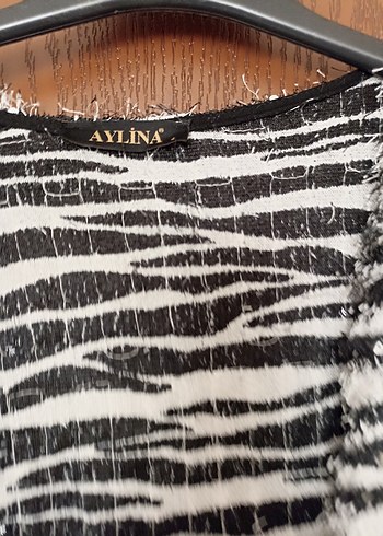 40 Beden gri Renk Kürk Detaylı Zebra Desenli Hırka