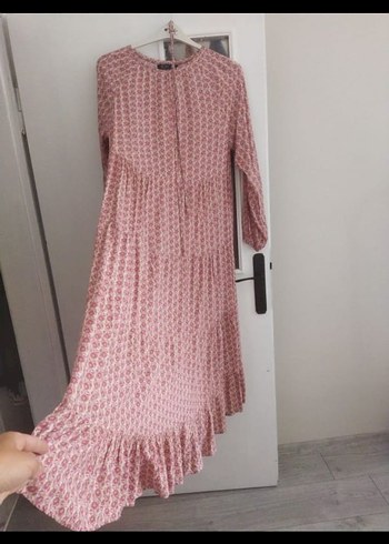 Pembe Uzun Fırfırlı Elbise