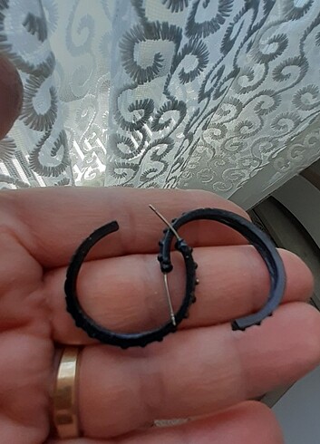  Beden Siyah hafif simli küpe çok şık