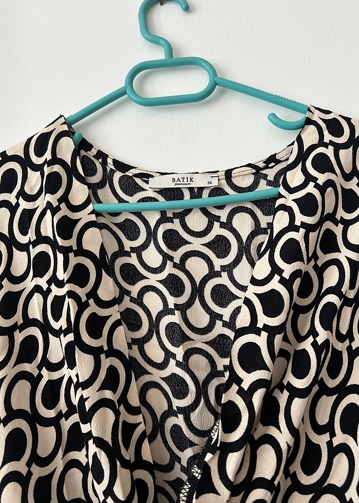 Desenli elbise - Görsel 3