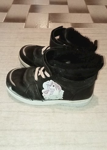 LC Waikiki Kız çocuk bot