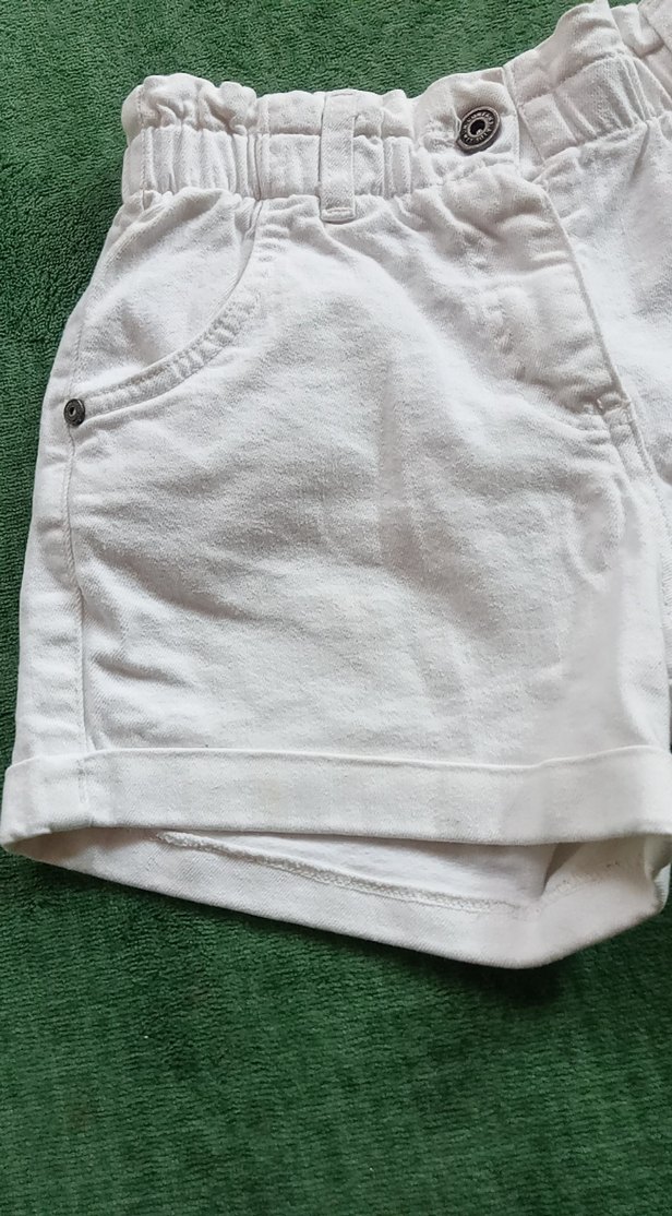 Beyaz Pamuklu Bol Kesim Kız Şortu - Görsel 5