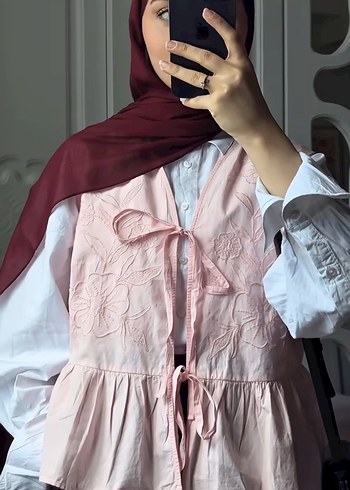 Pembe Nakışlı Bohem Kız yelek