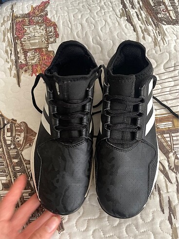 37,5 Beden Nike Spor Ayakkabı 37,5 numaradır.
