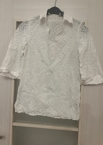 Nakışlı V Yaka Düğmeli Beyaz Kadın Gömlek - Görsel 2