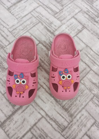 25 Beden Kız Çocuk Pembe Kaydırmaz Terlik