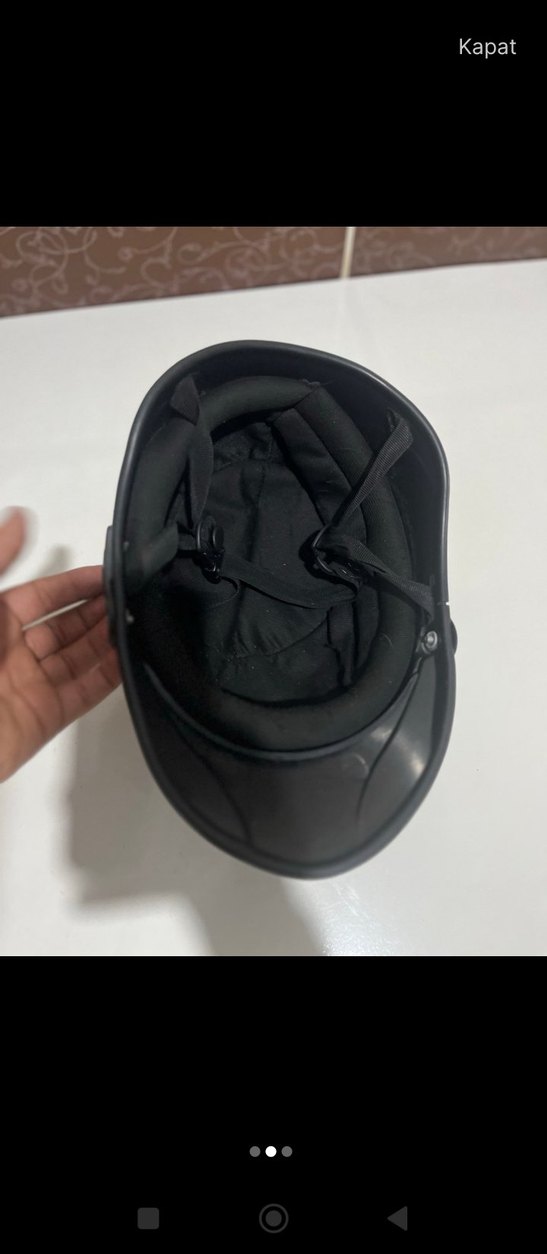 siyah kayışlı motosiklet kaskı - Görsel 2