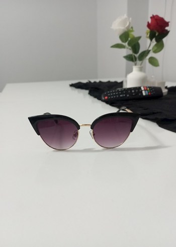 Fırfırlı Siyah Gotik Kadın Güneş Gözlüğü - Görsel 2