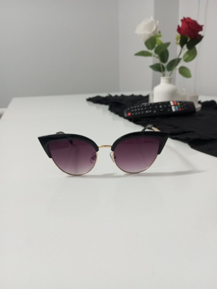 Fırfırlı Siyah Gotik Kadın Güneş Gözlüğü - Görsel 2
