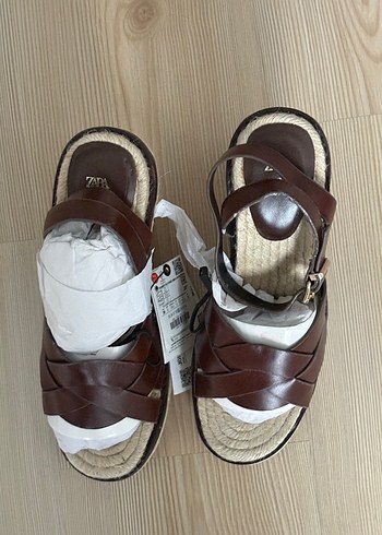 Kahverengi Deri Tokalı Dolgu Topuklu Kadın Ayakkabı - Görsel 6