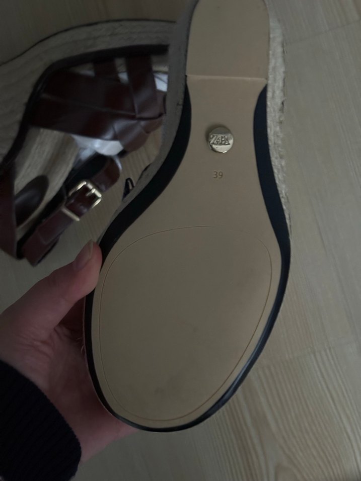 Kahverengi Deri Tokalı Dolgu Topuklu Kadın Ayakkabı - Görsel 5