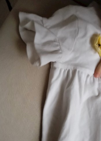 Çiçek Nakışlı Beyaz Kız Elbisesi - Görsel 2