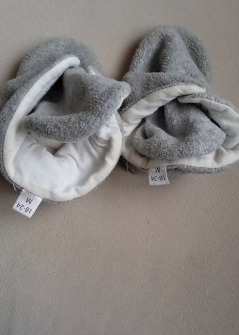 Düğmeli Gri Erkek Çocuk Ev Terliği 18-24 ay birkaç ay kullanıldı - Görsel 6