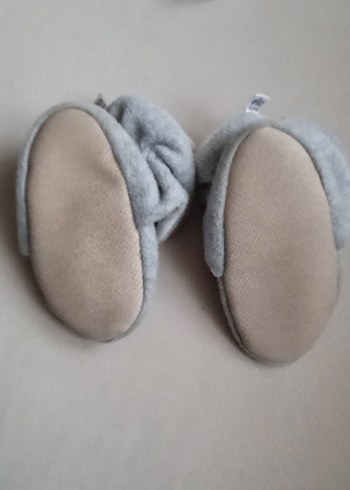 Düğmeli Gri Erkek Çocuk Ev Terliği 18-24 ay birkaç ay kullanıldı - Görsel 3