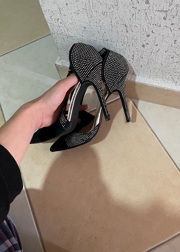 38 Beden Siyah Parıltılı Stiletto