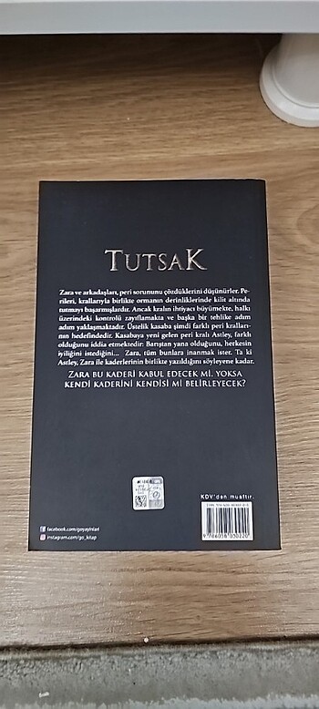  Tutsak carrie jones
