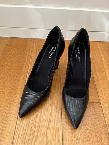 Çok orijinal topuklu Cole Haan