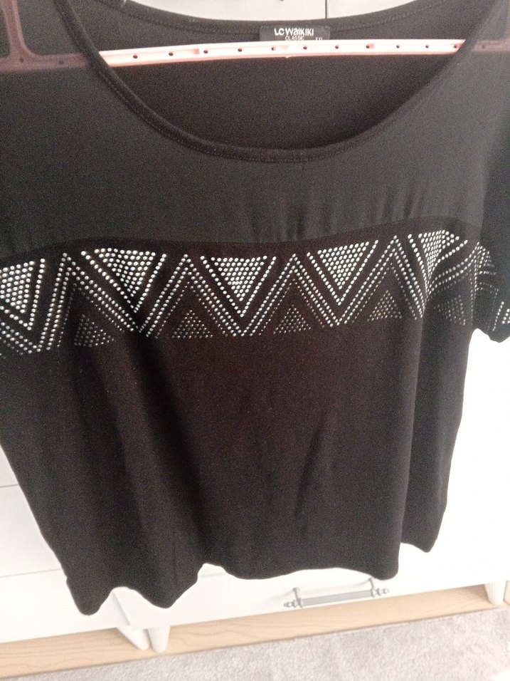 Dantel Detaylı Siyah V Yaka Bluz - Görsel 4