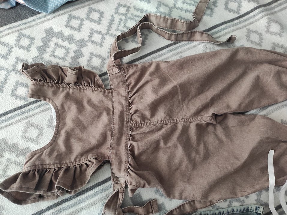 Kız Çocuk Kahverengi Fırfırlı Keten Tulum - Görsel 2