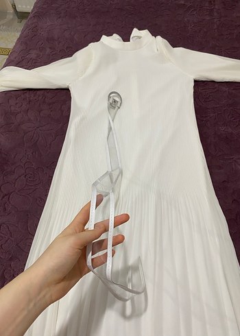 Uzun Kollu Beyaz Piliseli Uzun Elbise - Görsel 4