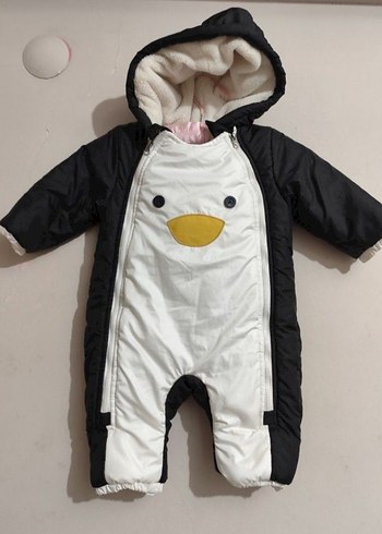 Midimod bir yas bebek tulumu.