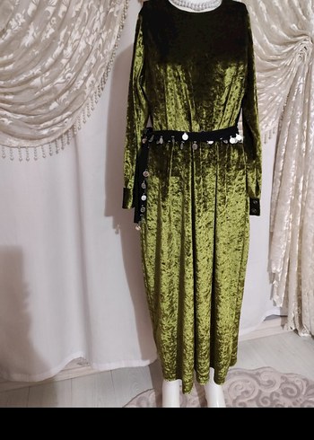 Suet : Uzun Parlak Yeşil Kadın Elbise - Görsel 5