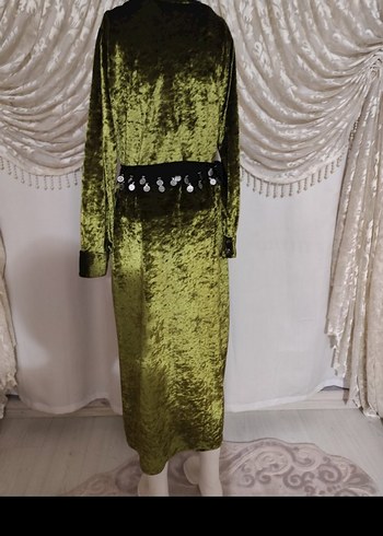 Suet : Uzun Parlak Yeşil Kadın Elbise - Görsel 2