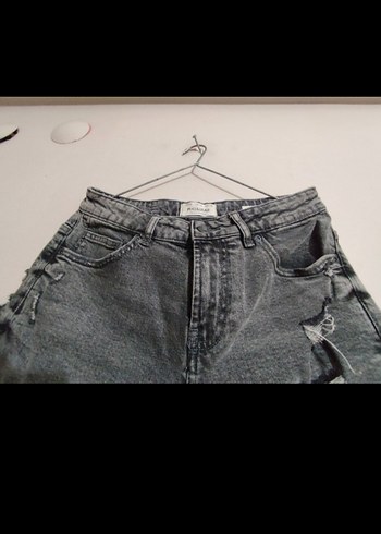 Pull &Bear Gri Bağcıklı Yırtık Denim Şort - Görsel 4