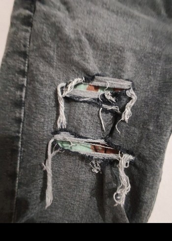 Pull &Bear Gri Bağcıklı Yırtık Denim Şort - Görsel 5