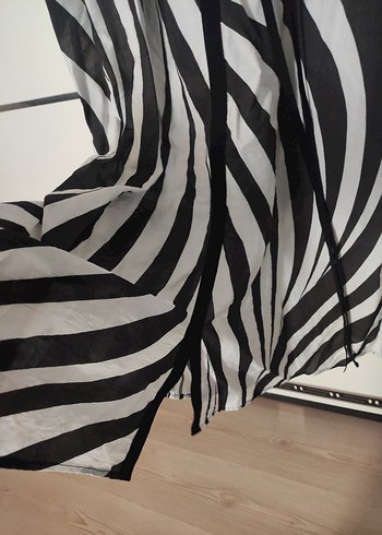 42 Beden beyaz Renk Zebra Desenli Uzun Kollu Uzun Elbise