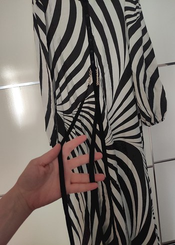 LC Waikiki Zebra Desenli Uzun Kollu Uzun Elbise