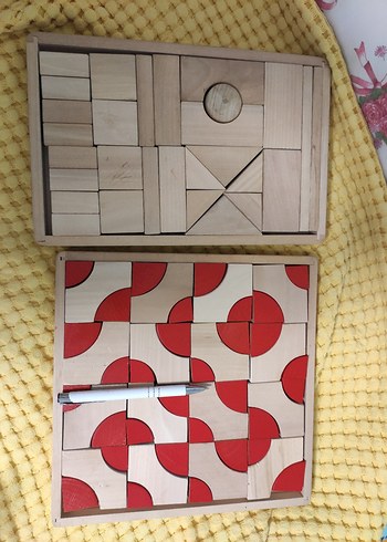 Beden Kırmızı Desenli Ahşap Puzzle Seti
